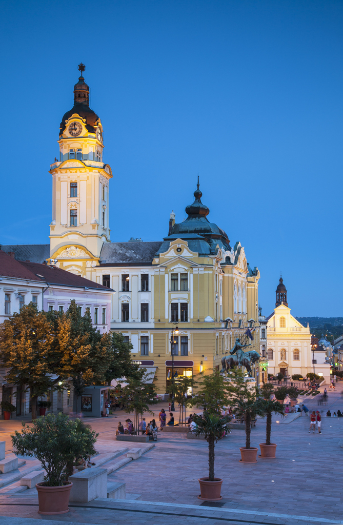 Hungary, Southern Transdanubia, Pecs, Town Hall in Szechenyi Square at dusk