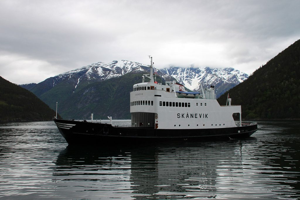 Los fiordos noruegos. El ferry de Kaupanger a Gudvangen