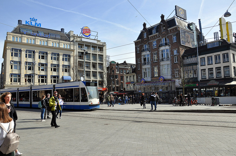 Que ver en Ámsterdam en 2 días, The Bulldog Palace en el Leidseplein