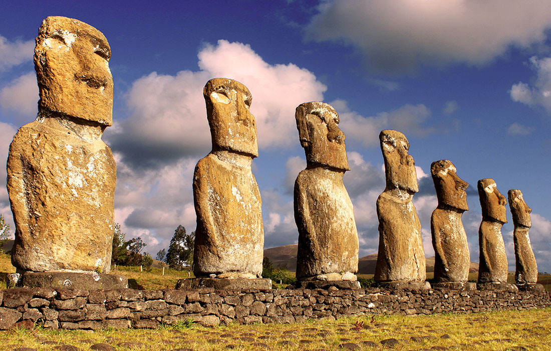 Isla de Pascua. Ahu Akivi