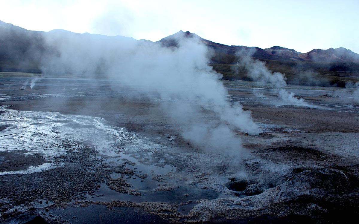 Geisers del Tatio al amanecer