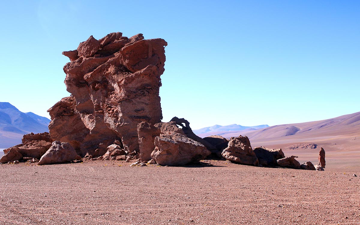 Formaciçon rocosa camino del Salar de Tara